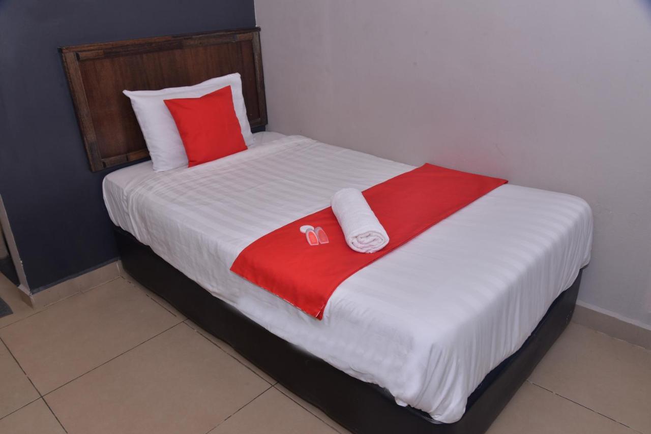 Nice Stay Hotel Raub Esterno foto