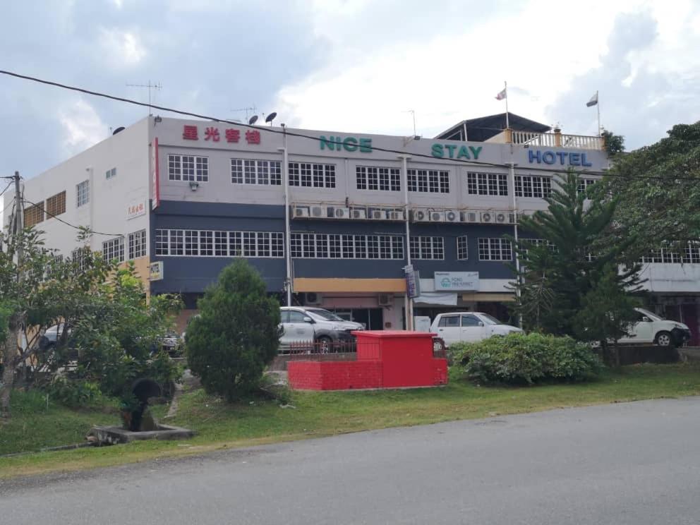 Nice Stay Hotel Raub Esterno foto